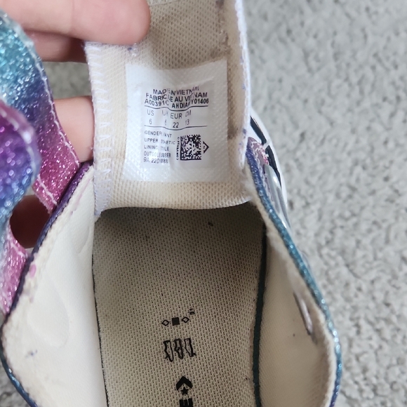 Converse Toddler Velcro Shoes - Picture 5 of 5